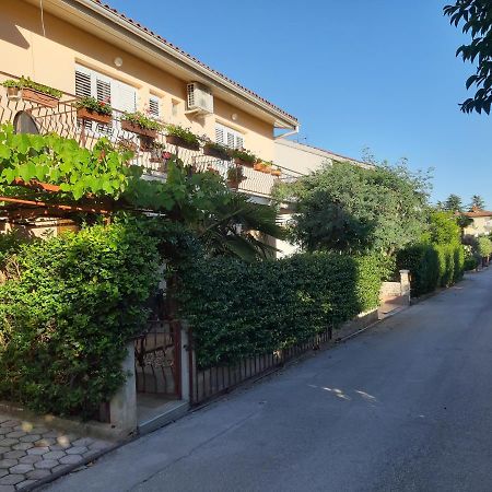 Apartman Oliver Novigrad Istria Extérieur photo
